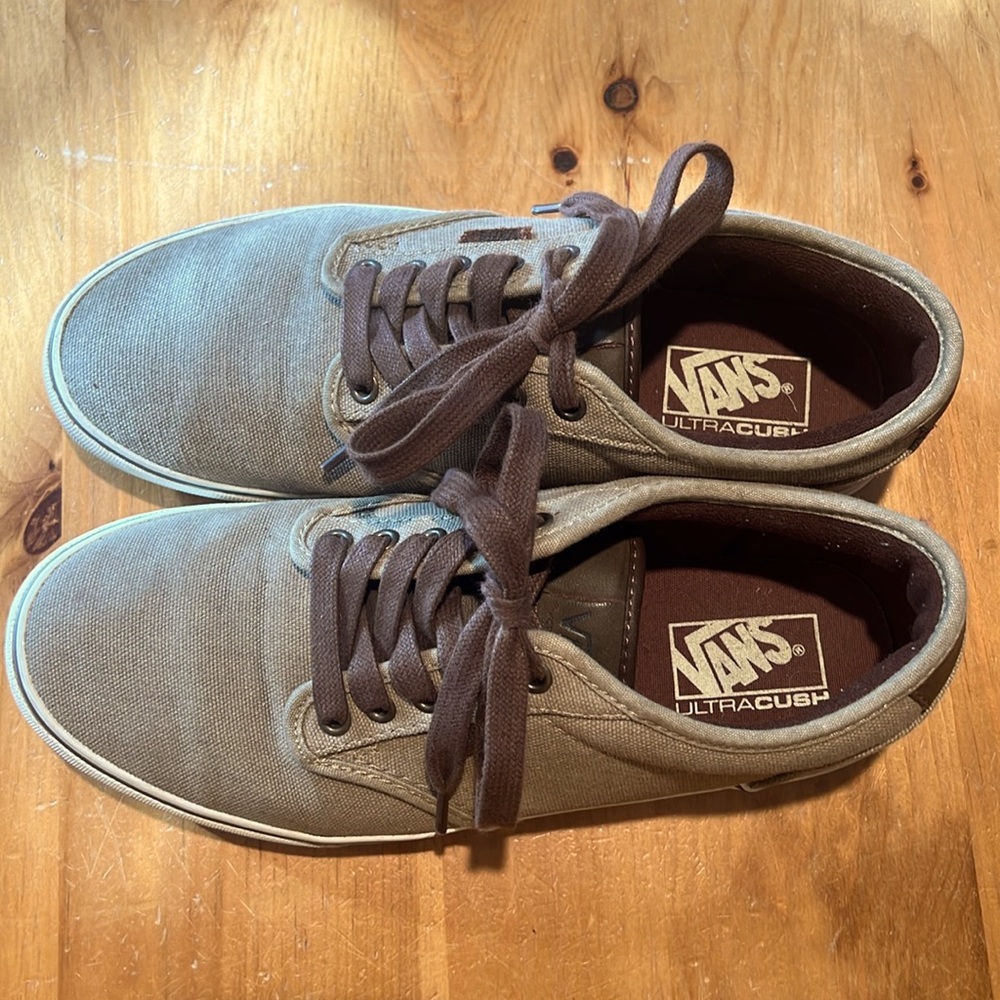 VANS Ultracush Size 9.5